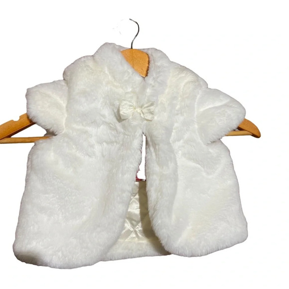 NWT Gymboree Holiday Traditions Faux Fur White Jacket with‎ Bow Size 6 - Picture 1 of 6